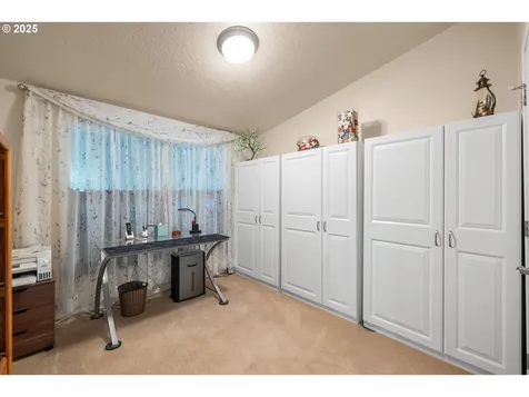 17747 S Greenfield Drive Oregon City OR 97045