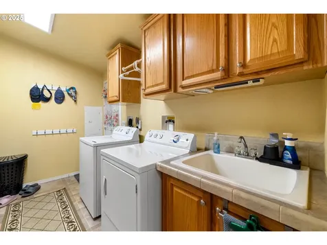 17747 S Greenfield Drive Oregon City OR 97045