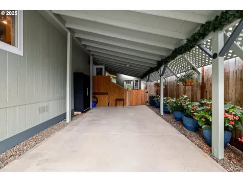 17747 S Greenfield Drive Oregon City OR 97045