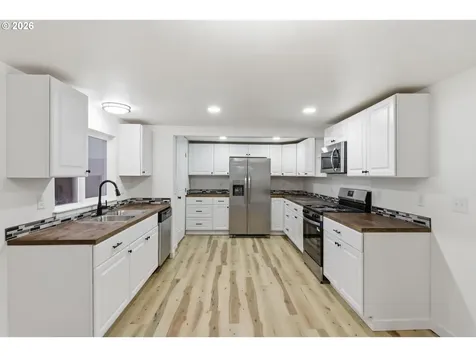 6261 Flournoy Valley Road Roseburg OR 97471