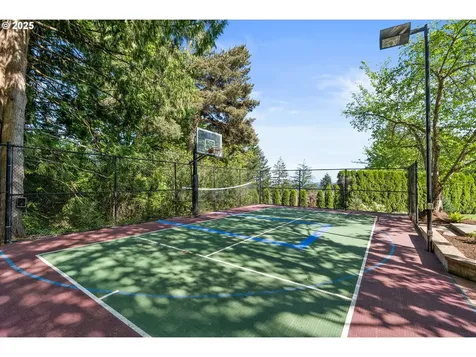 10553 SW Mount Adams Drive Beaverton OR 97007