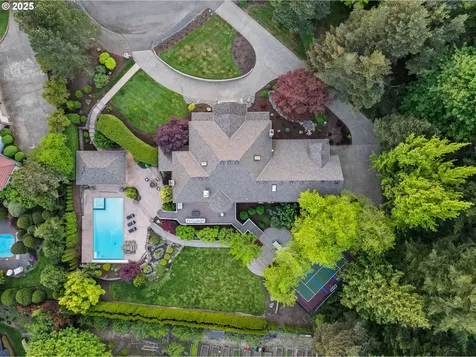 10553 SW Mount Adams Drive Beaverton OR 97007