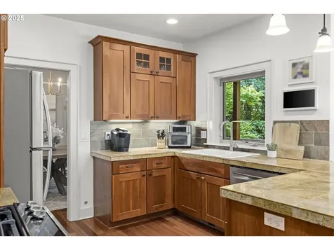 3946 SW Coronado Street Portland OR 97219