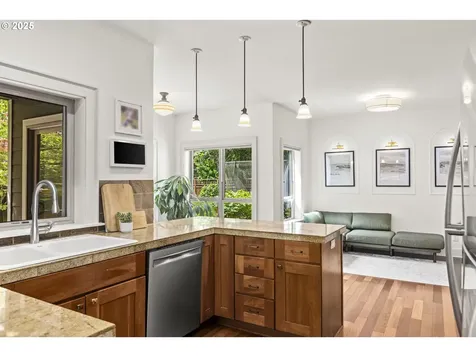 3946 SW Coronado Street Portland OR 97219