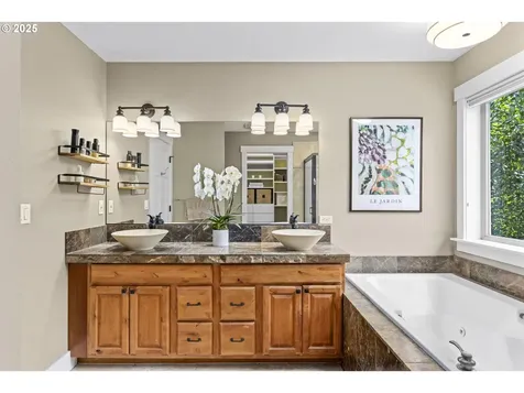 3946 SW Coronado Street Portland OR 97219