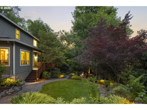3946 SW Coronado Street Portland OR 97219