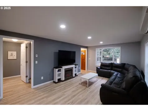 28484 Santiam Highway Sweet Home OR 97386