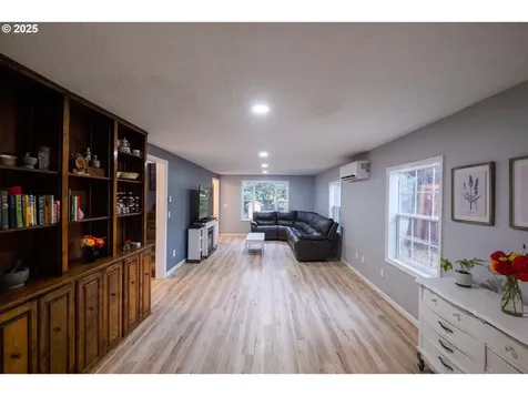 28484 Santiam Highway Sweet Home OR 97386