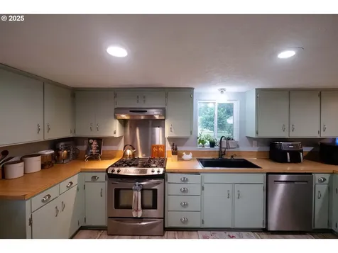 28484 Santiam Highway Sweet Home OR 97386
