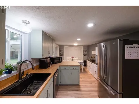 28484 Santiam Highway Sweet Home OR 97386