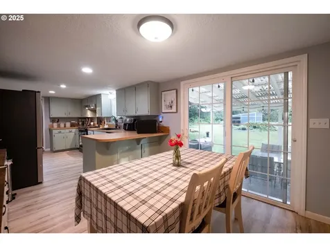 28484 Santiam Highway Sweet Home OR 97386