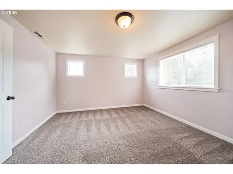 9432 N Van Houten Avenue Portland OR 97203