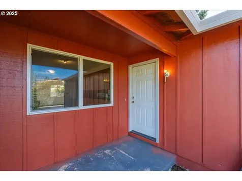 592 SE Edwards Drive Dundee OR 97115