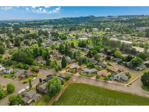 592 SE Edwards Drive Dundee OR 97115