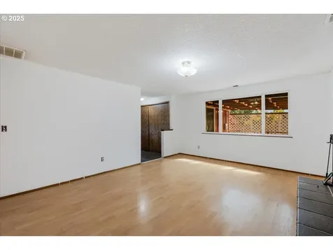 592 SE Edwards Drive Dundee OR 97115