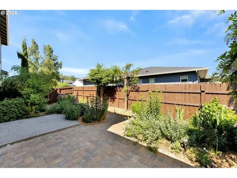 16903 NE 80th Street Vancouver WA 98682