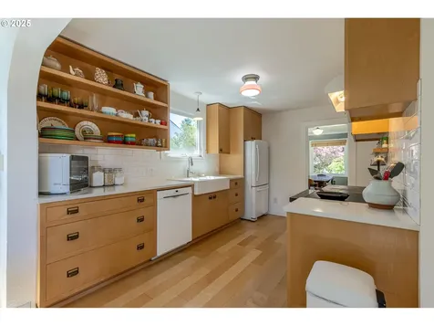 5804 N Delaware Avenue Portland OR 97217