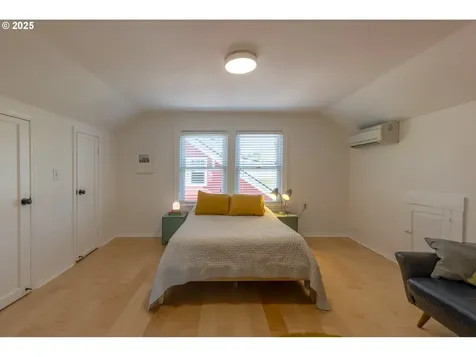 5804 N Delaware Avenue Portland OR 97217
