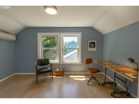 5804 N Delaware Avenue Portland OR 97217