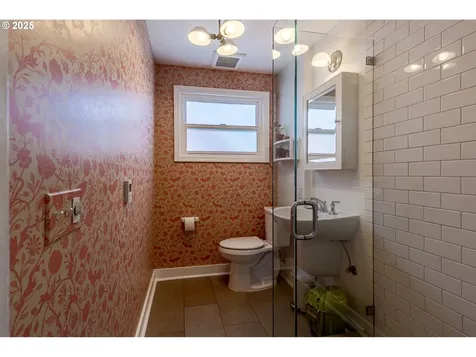 5804 N Delaware Avenue Portland OR 97217