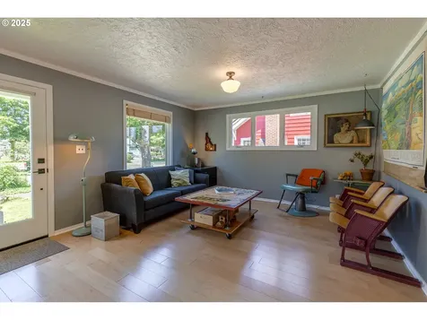 5804 N Delaware Avenue Portland OR 97217