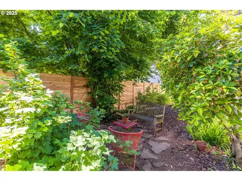 5804 N Delaware Avenue Portland OR 97217