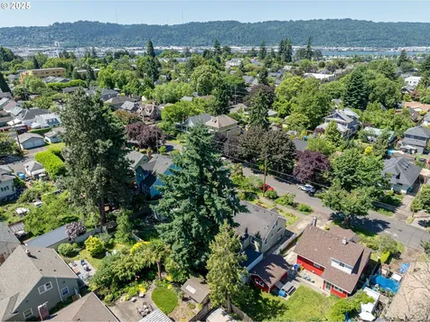 5804 N Delaware Avenue Portland OR 97217