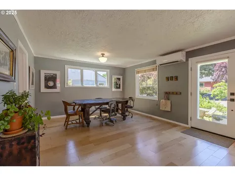5804 N Delaware Avenue Portland OR 97217