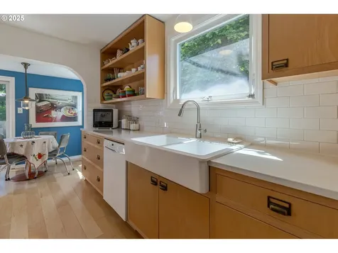 5804 N Delaware Avenue Portland OR 97217