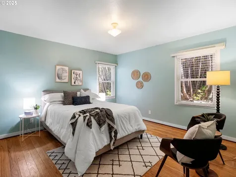 8275 SW Canyon Road Portland OR 97225