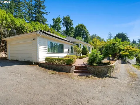 8275 SW Canyon Road Portland OR 97225