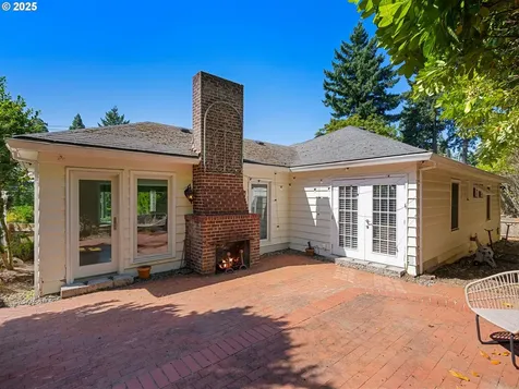 8275 SW Canyon Road Portland OR 97225