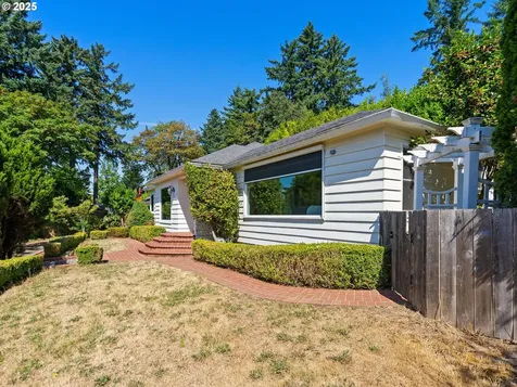 8275 SW Canyon Road Portland OR 97225