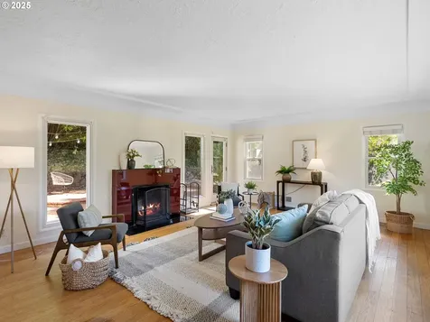 8275 SW Canyon Road Portland OR 97225