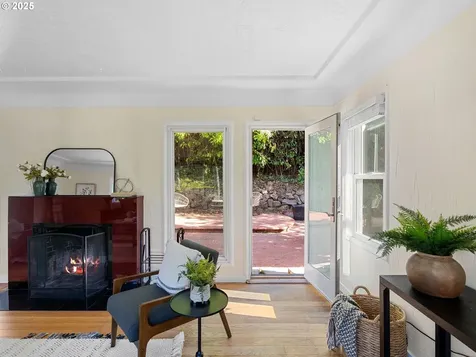 8275 SW Canyon Road Portland OR 97225