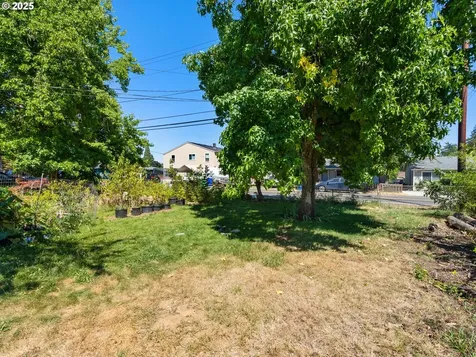 5215 SE 104th Avenue Portland OR 97266
