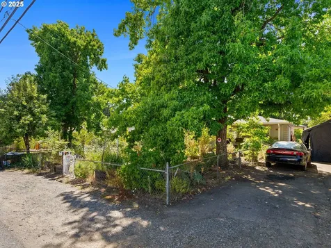 5215 SE 104th Avenue Portland OR 97266