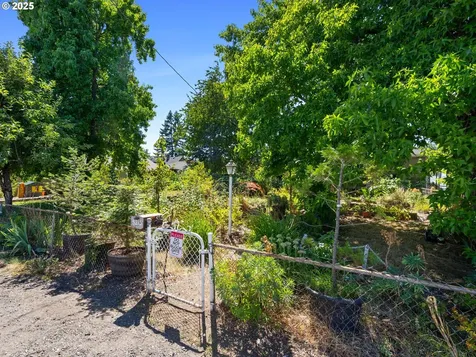 5215 SE 104th Avenue Portland OR 97266