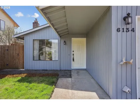 6134 SE Grant Street Portland OR 97215