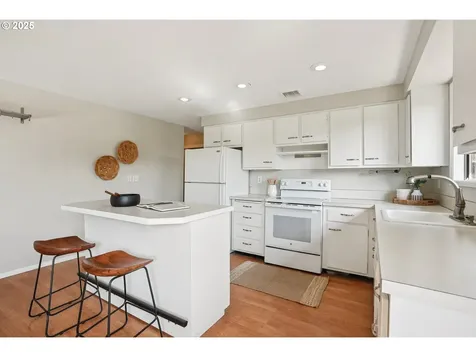 6134 SE Grant Street Portland OR 97215