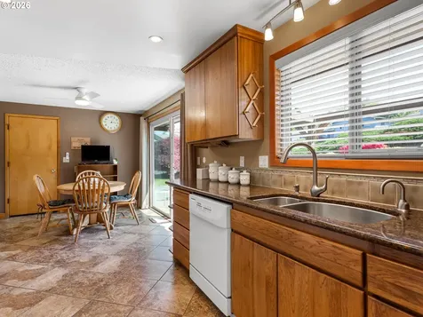 3443 NE 121st Avenue Portland OR 97220