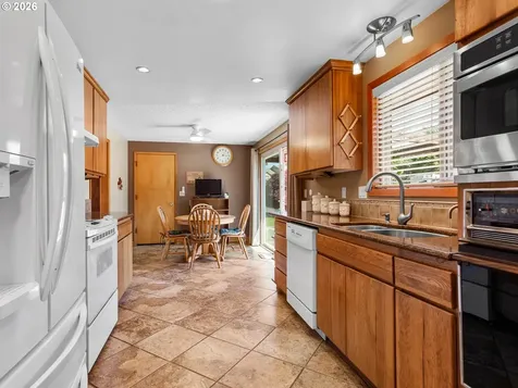3443 NE 121st Avenue Portland OR 97220