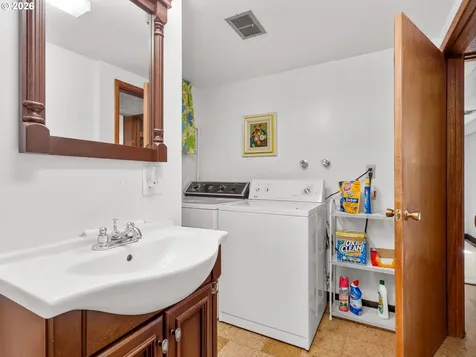 3443 NE 121st Avenue Portland OR 97220