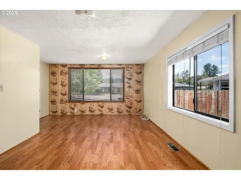 47693 Rainbow Court Oakridge OR 97463