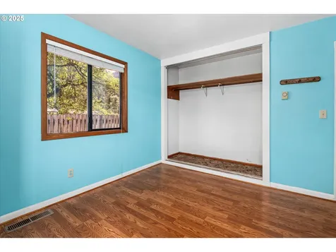 47693 Rainbow Court Oakridge OR 97463