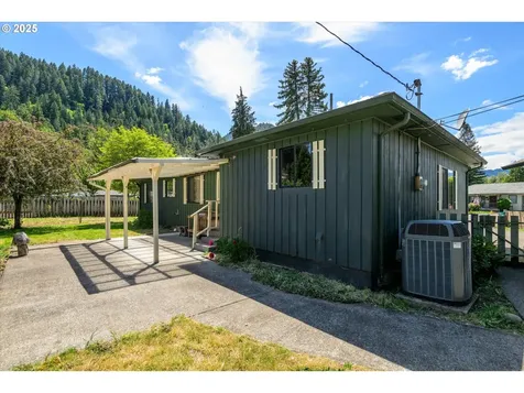 47693 Rainbow Court Oakridge OR 97463