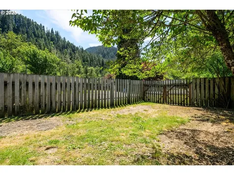 47693 Rainbow Court Oakridge OR 97463