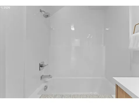 7005 SE Lexington Street Portland OR 97206