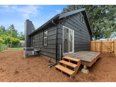 7005 SE Lexington Street Portland OR 97206