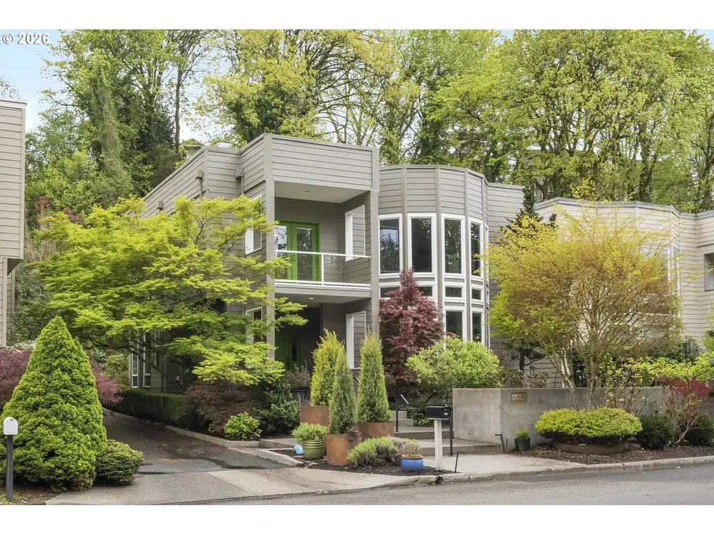 3016 SE Berkeley Place Portland OR 97202
